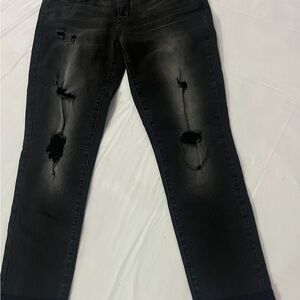 Levis Black Distressed boyfriend stretch Jeans with cuffed bottoms 25x25 NWT